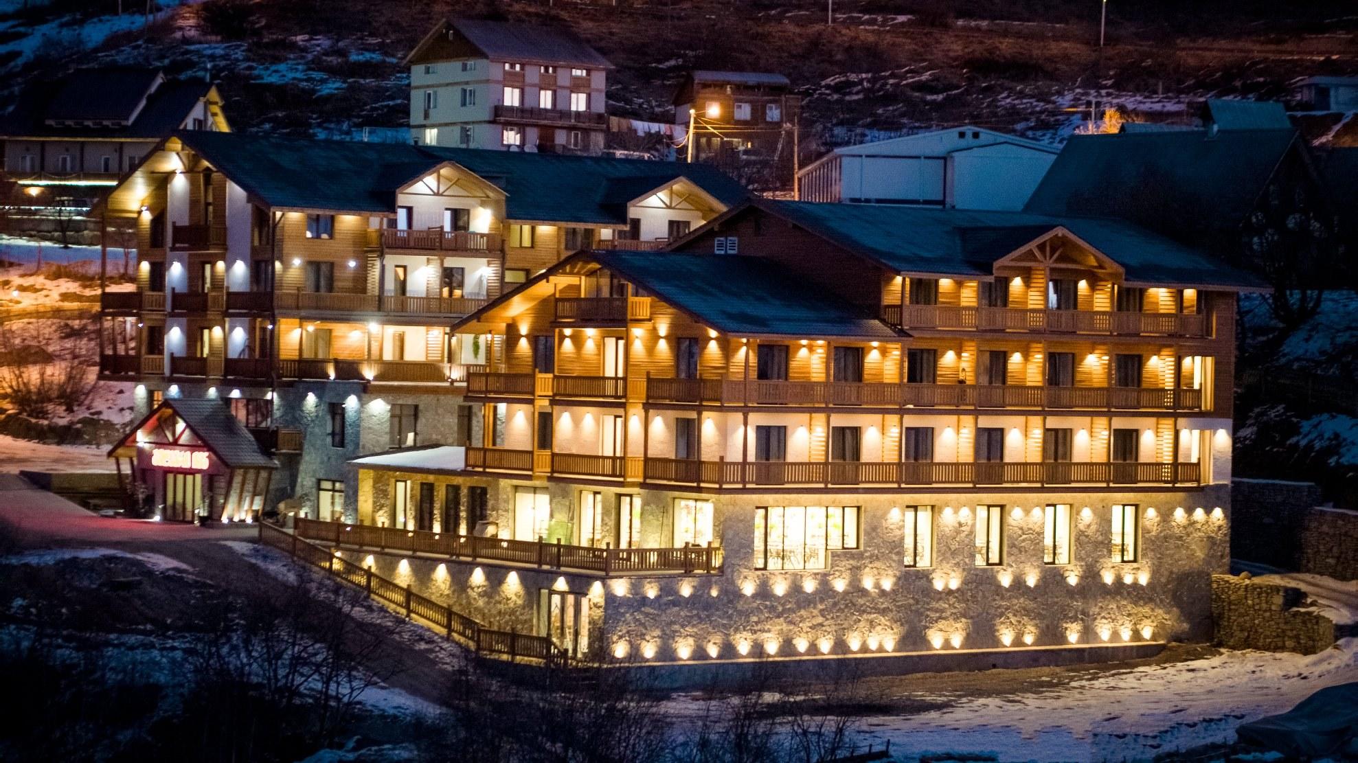 Gudauri Inn Esterno foto The hotel complex at the resort