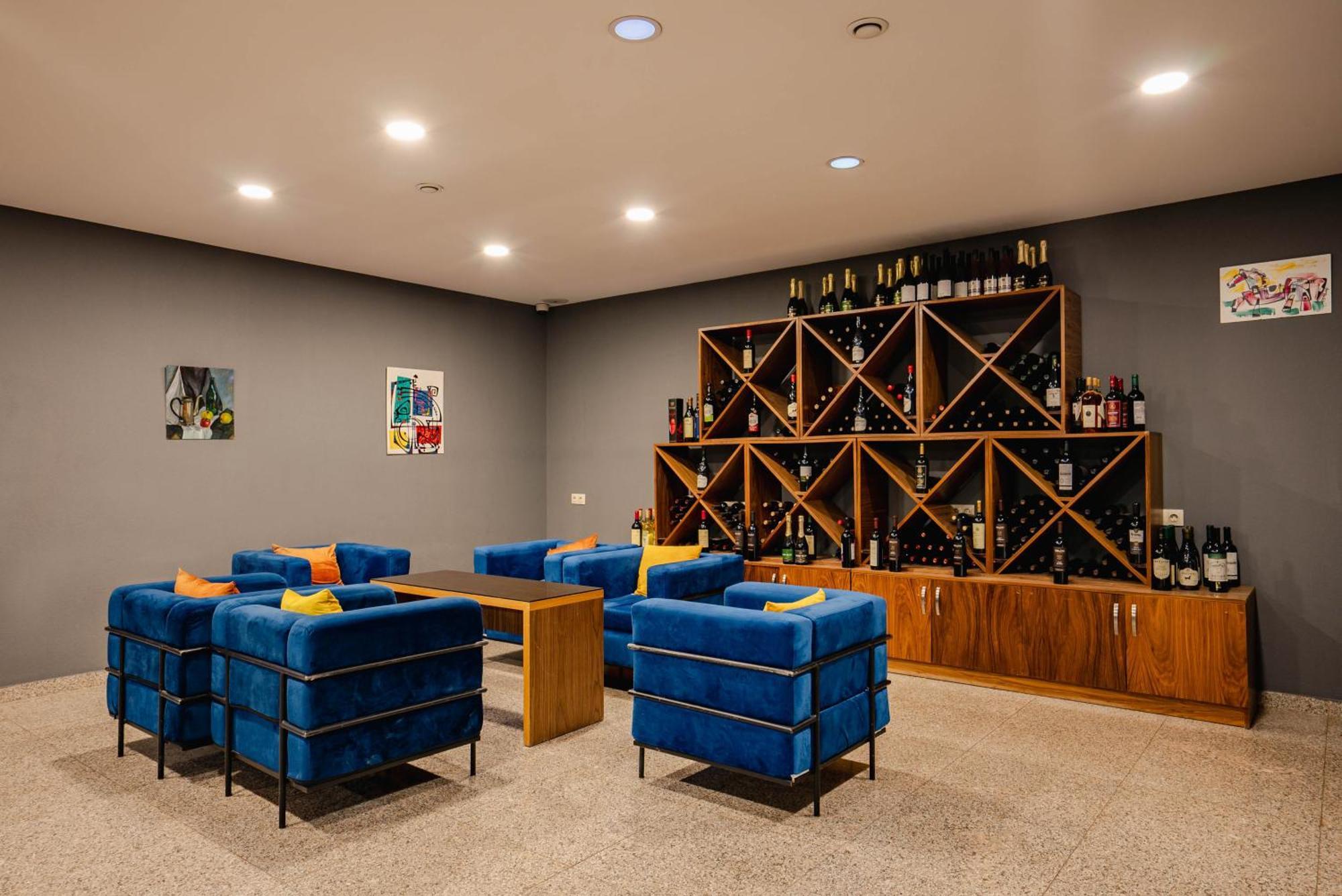 Gudauri Inn Esterno foto Wine tasting room
